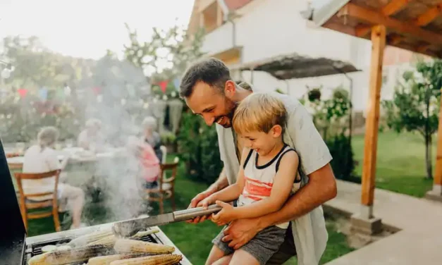 End-of-Summer Grill Cleaning: Get Your BBQ Ready for Cooler Weather