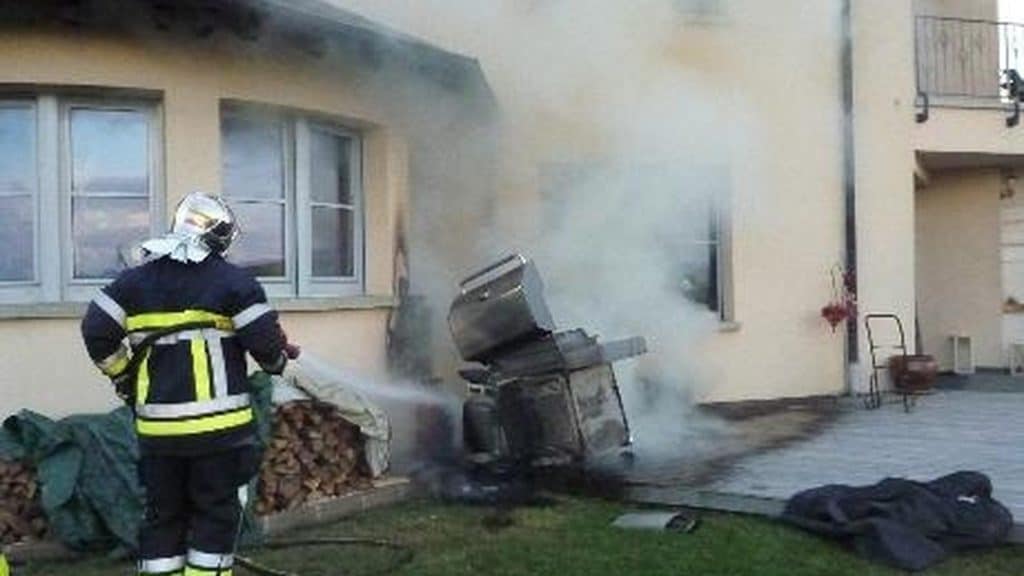 Why Trust Pro Grill? | Professional BBQ Cleaning & Repair Outdoor grill fire safety